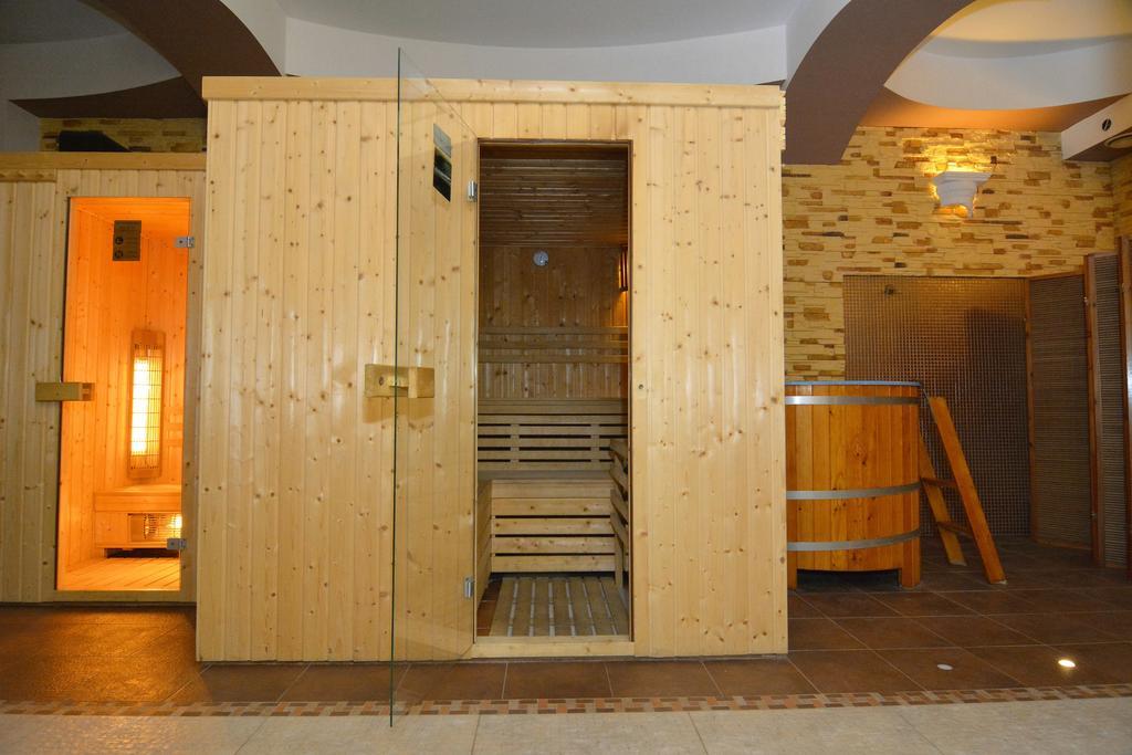 Sala Bankietowa I Pokoje Goscinne Sokolka Exterior foto